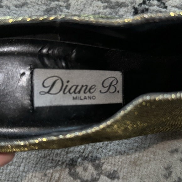 Diane B Gold Tone Iridescent Pumps - Picture 5 of 5